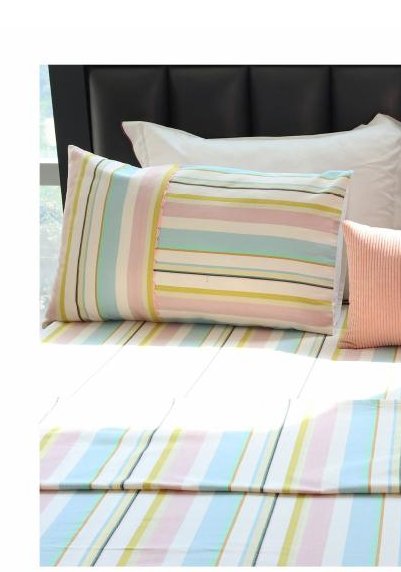 1 Bedsheet, 2 Pillow Covers